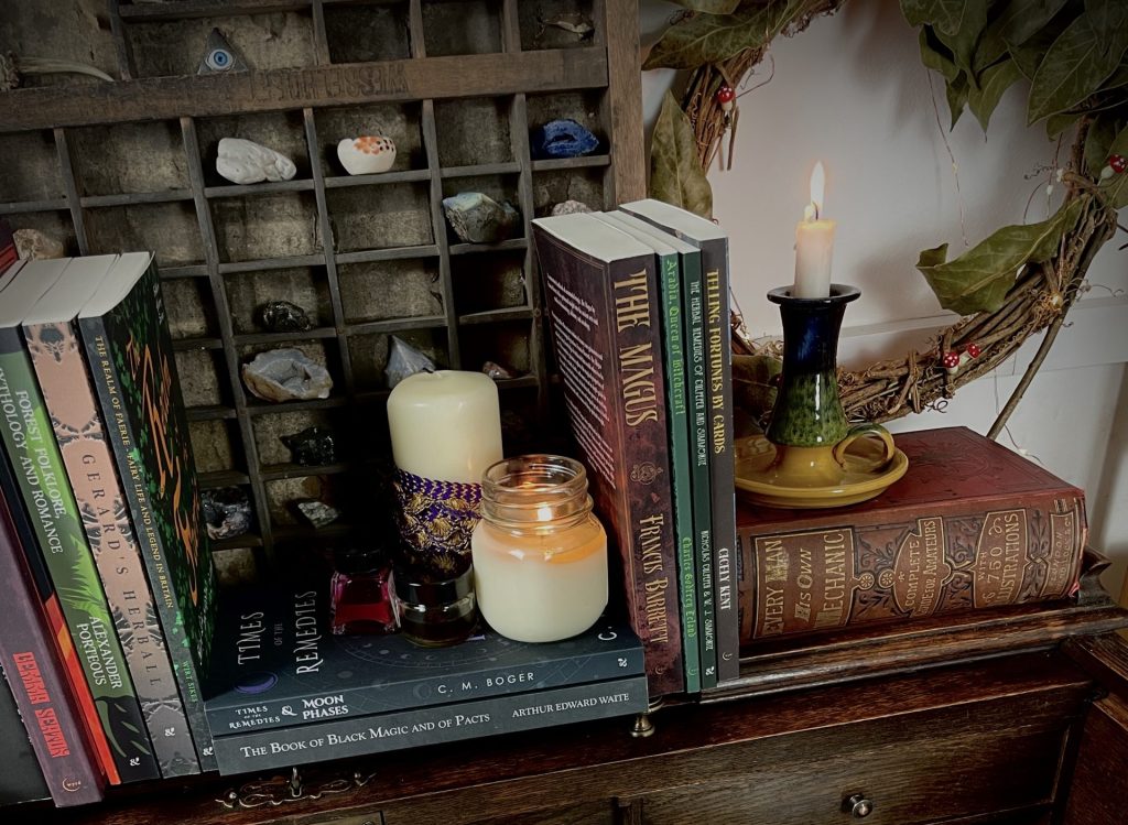 3 Easy Witchy Ways to Celebrate Yule Blog Header